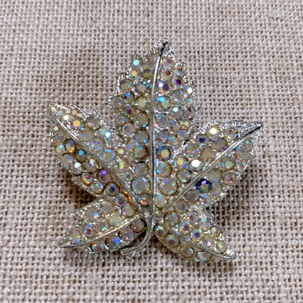 Vintage RHINESTONE Leaf Pin Brooch